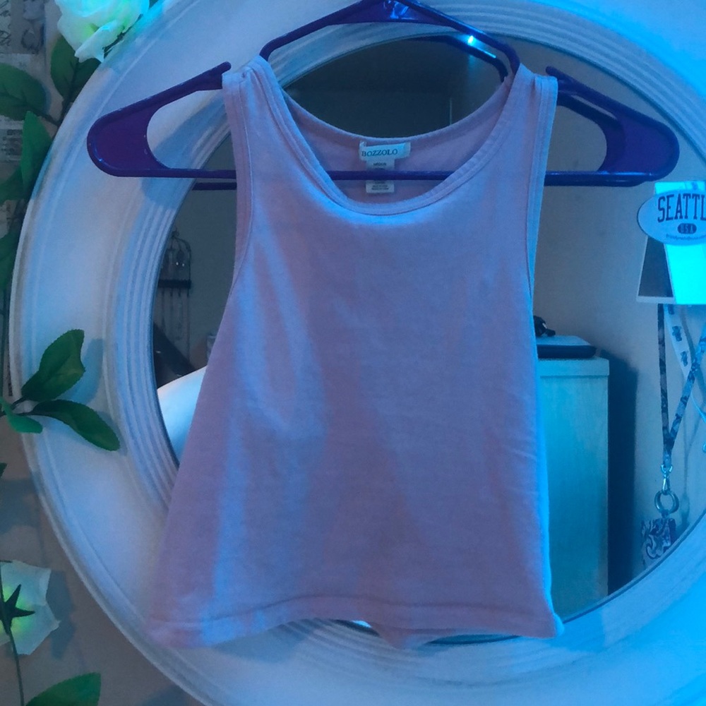 cute pink cropped tank top!